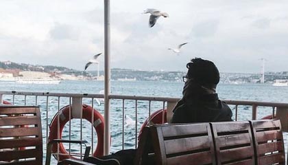 网球公开赛冷门揭秘：曼联利用休赛期流言获胜，约基奇表现亮眼，数据可在开云app查看